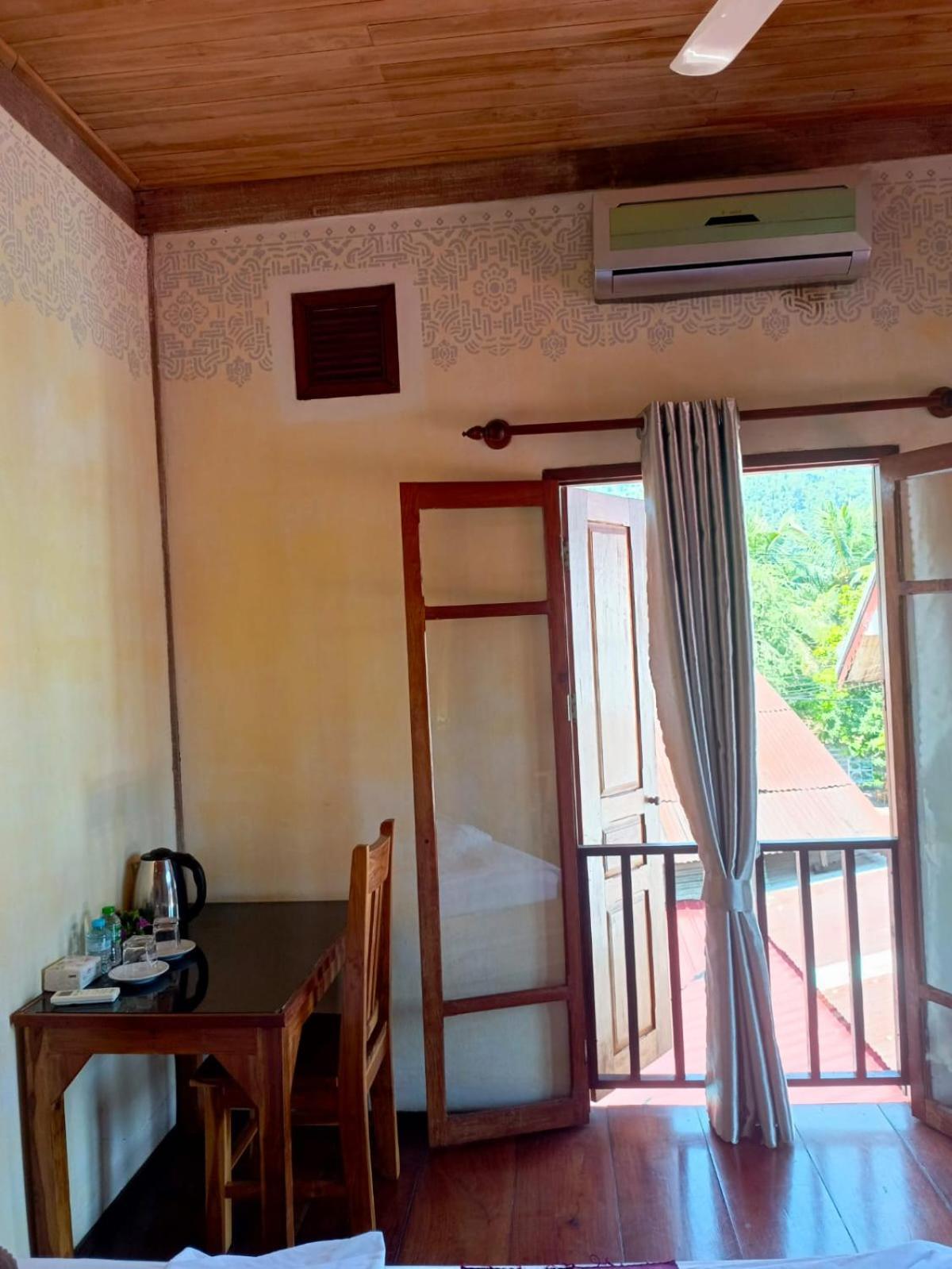Ireenkevin Guesthouse Луанг Прабанг Екстериор снимка