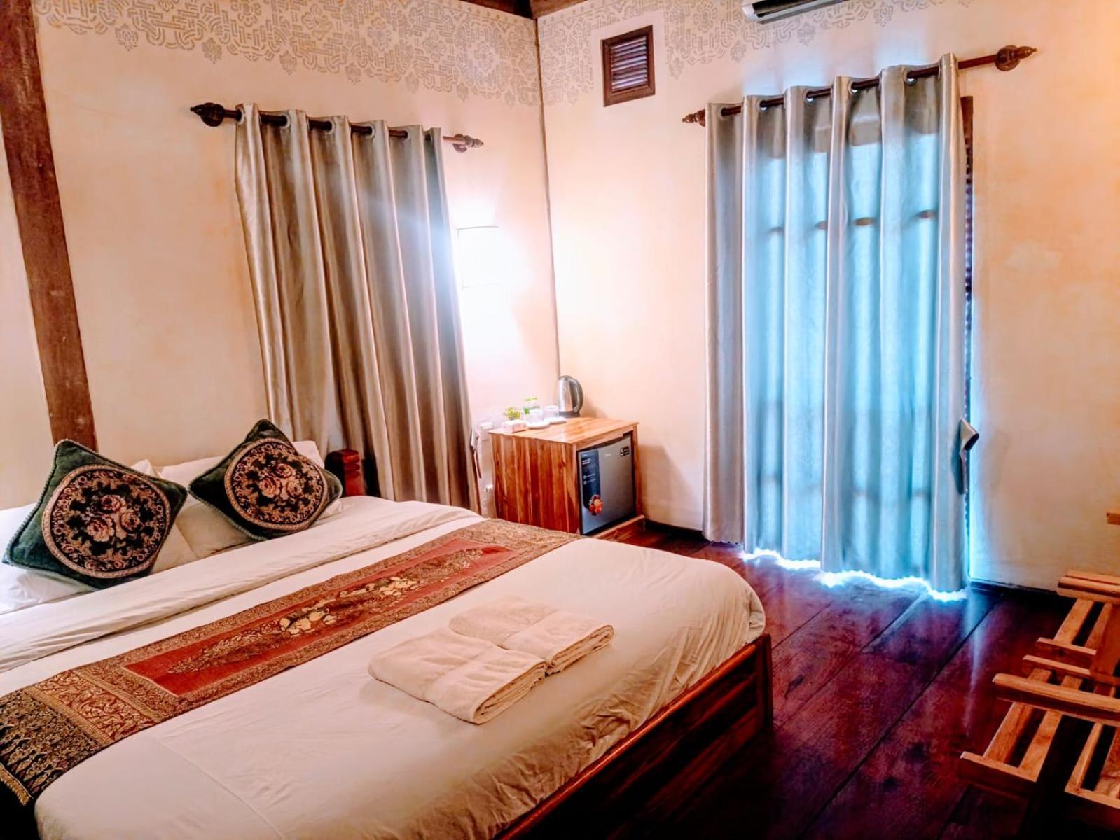 Ireenkevin Guesthouse Луанг Прабанг Екстериор снимка